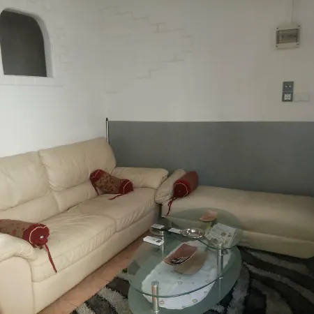 Central, Nice And Clean Apartment! ~sitia~ Lägenhet *